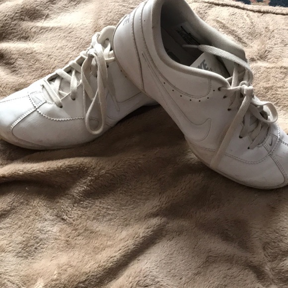 Nike Cheer Shoes - Picture 1 of 2